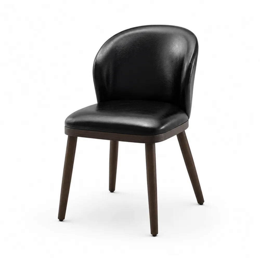 Chaise en cuir synthétique noir avec cadre en bois